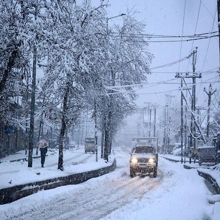 La Riqueza Dhanolti View # Near To Eco Park & Surkanda Devi Temple # Mountain View Rooms With Balcony # Big Parking # Customer Favourite Hotel Дханолти Экстерьер фото